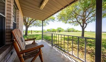 9404 Crow Ln, Adkins, TX 78101