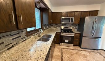 404 Cimarron Rd, Apple Valley, MN 55124