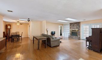 7725 NW 20th St, Bethany, OK 73008