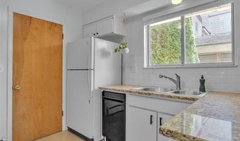 1558 1560 W Jones Dr SW, Ann Arbor, MI 48105
