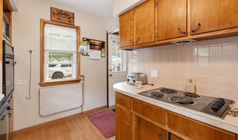 2755 Springfield Lake Dr, Akron, OH 44312