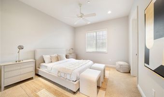 15850 Seville Ln, Encino, CA 91436