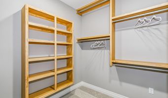 200 W Boxthorn Dr, Andover, KS 67002