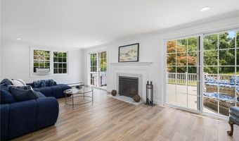 9 Foster St, Barrington, RI 02806