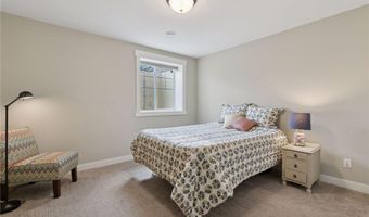 15653 Cobblestone Lake Pkwy, Apple Valley, MN 55124