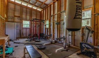 6263 Old River Rd, Baker, FL 32531