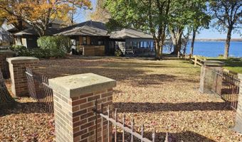 3019 1st St, Arnolds Park, IA 51331