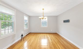 5 Strawberry Ln, Billerica, MA 01821