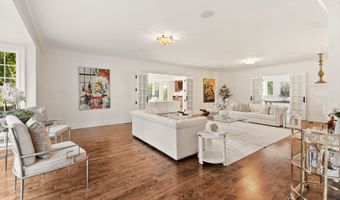 18 Tokeneke Trl, Darien, CT 06820