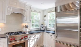 41 Elm St, Newport, RI 02840