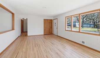 819 9th Ave, Anoka, MN 55303