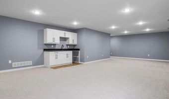 114 Cherry Ln, Riverside, IA 52327