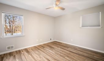 12 6th St, Barnegat, NJ 08005