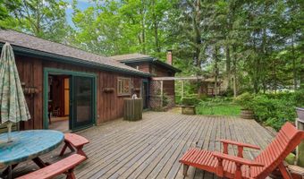 884 Dogwood Ter, Akron, OH 44321