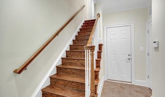 1818 POTOMAC GREENS Dr, Alexandria, VA 22314
