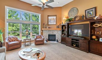 420 Cobblestone Ct, Slinger, WI 53086