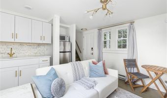17 Old Beach Rd, Newport, RI 02840