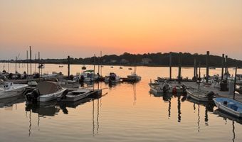 523 Leetes Island Rd, Branford, CT 06405