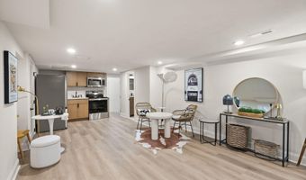 4006 N GLEBE Rd, Arlington, VA 22207