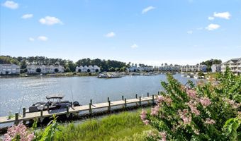 10900 HOLYSTONE Ln 202, Berlin, MD 21811