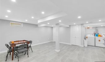 136 E Clinton Ave, Bergenfield, NJ 07621
