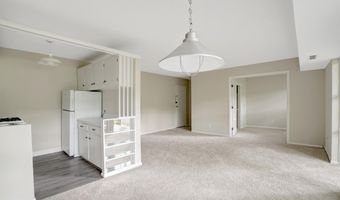 7717 DONNYBROOK Ct 103, Annandale, VA 22003