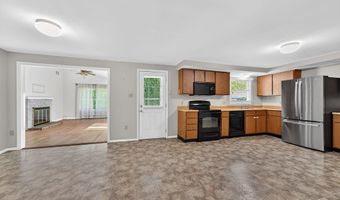 2 Spice Bush Ln, Branford, CT 06405