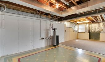 2801 Waterfront Ave, Algonquin, IL 60102