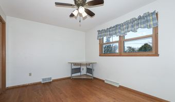 913 E PERSHING St, Appleton, WI 54911