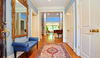 2 Schuyler Ln 2, Bloomfield, CT 06002