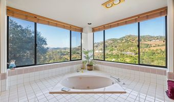1357 Sunny Heights Rd, Fallbrook, CA 92028