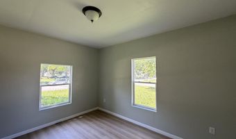 1301 Garland St, Allouez, WI 54301