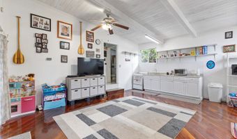 99-139 Napuanani Rd 2, Aiea, HI 96701