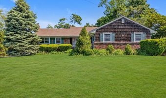 21 Hamilton St, Amityville, NY 11701