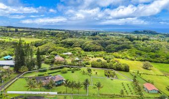 820 W Kuiaha Rd A, Haiku, HI 96708