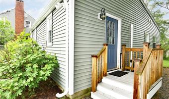 17 Melbourne Dr, Narragansett, RI 02882