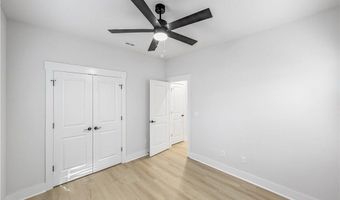 100 Selkirk Dr, Bella Vista, AR 72715