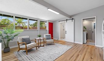 614 Kalolina St A, Kailua, HI 96734