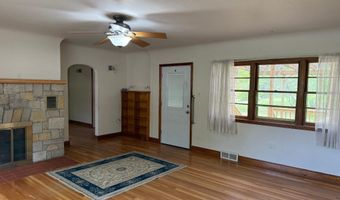7892 OLD 101 Rd, Armstrong Creek, WI 54103