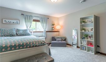 759 Club View Ln, Altoona, WI 54720