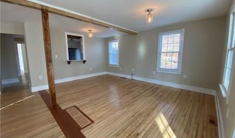 6 W Main St, Chester, CT 06412