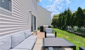 1271 Oxford Cir, Akron, OH 44312