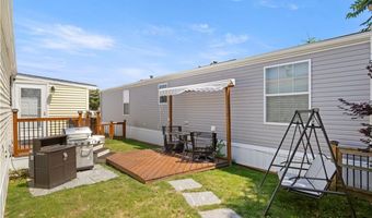 63 East Dr, East Providence, RI 02916