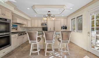301 22nd St NW, Austin, MN 55912