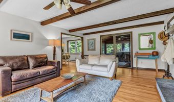 8 Sassafras Ln, Clinton, CT 06413