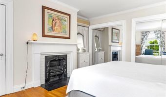 36 Kay St 5, Newport, RI 02840