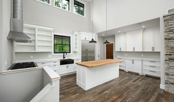 6172 Hellner Rd, Ann Arbor, MI 48105