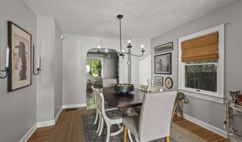 922 Palmer Rd, Columbus, OH 43212