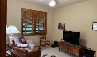 841 Country Club Dr, Akron, IA 51001