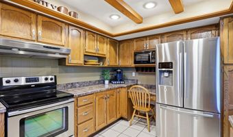 825 Queenswood Ct, Indianapolis, IN 46217